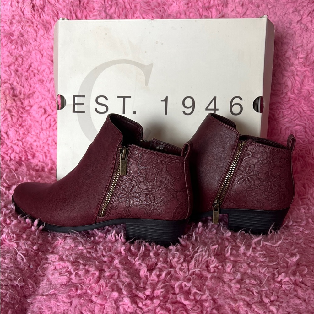 Chic Women's Burgundy Ankle Booties